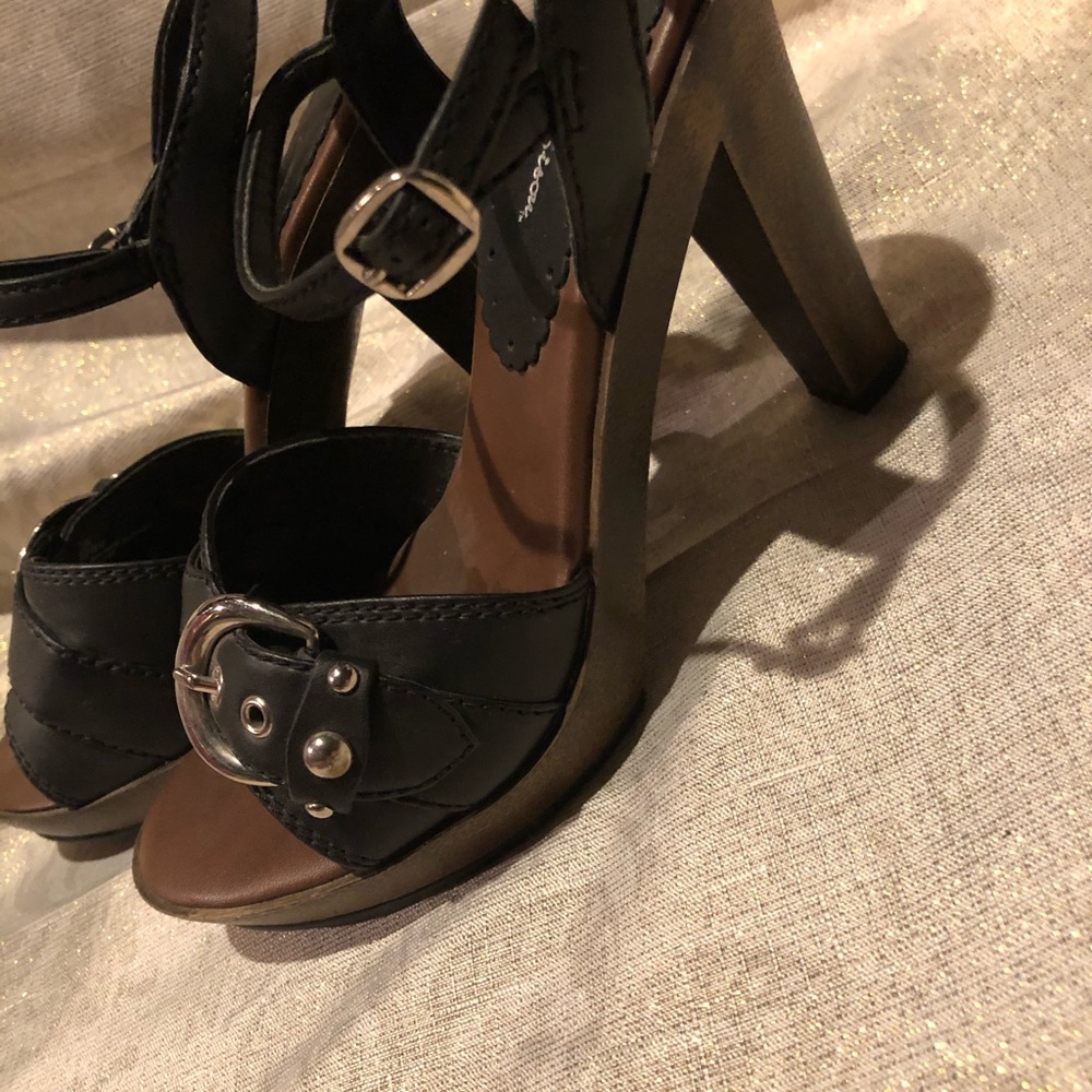 Heels - Picture 3 of 4